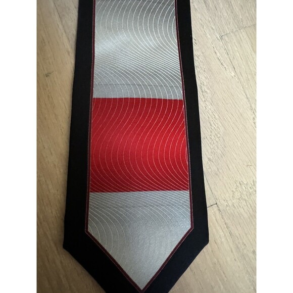 Versani 100% Silk Neck Tie Red And Gray - Picture 1 of 8